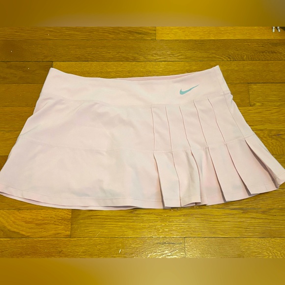 Nike dryfit tennis skirt! Size medium color pink - Picture 1 of 3